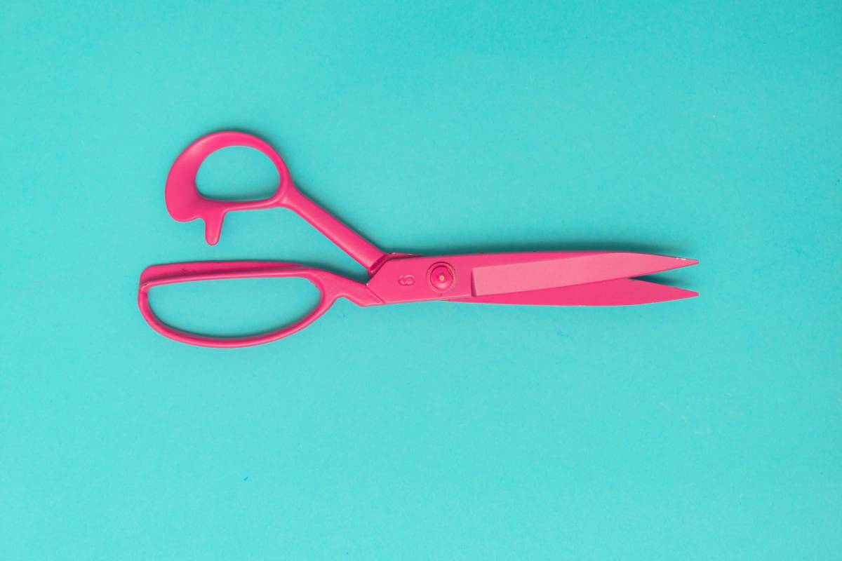 Can You Bring Scissors on a Plane? TSA Rules (2026) 1 can you bring scissors on a plane TSA rules