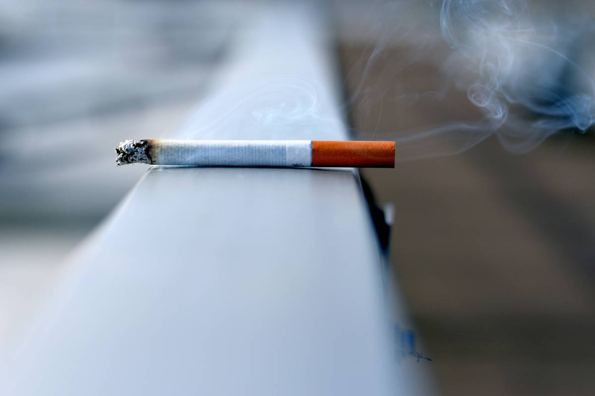 Can You Take Cigarettes on a Plane? TSA Rules (2026) 1 can you take cigarettes on a plane TSA rules