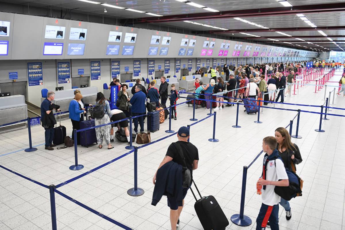 How Early Can You Check Your Bags for a Flight? 42 How Early Can You Check Your Bags for a Flight?