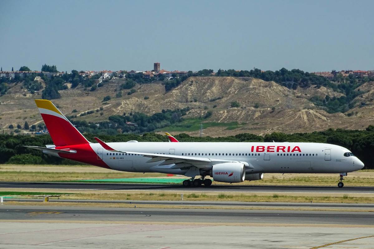 Iberia vs American Airlines: Full Comparison (2026)