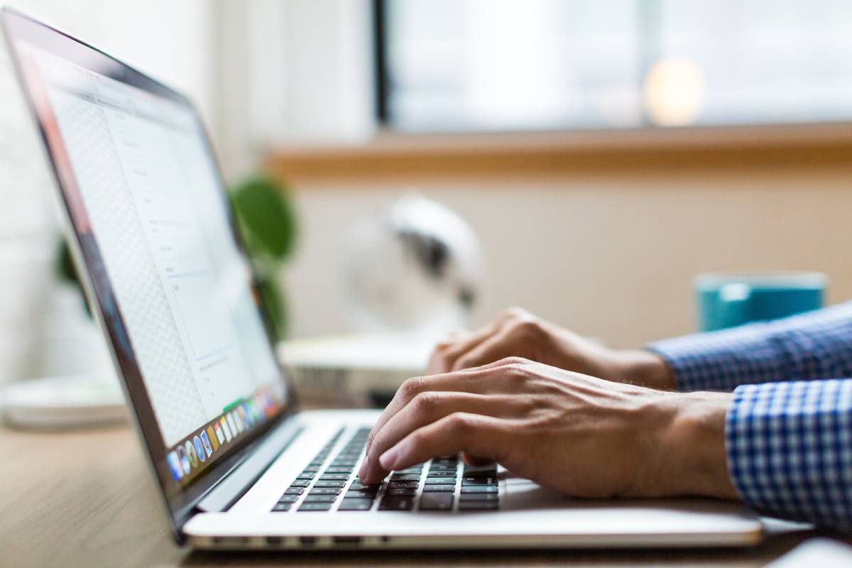 Everything You Need to Know About Traveling with Laptops 41 Everything You Need to Know About Traveling with Laptops