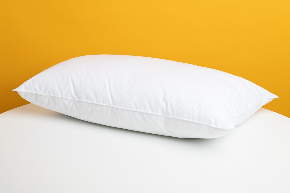 Can You Bring a Neck Pillow on a Plane? Unraveling the Comfort Quandary 3 Can You Bring a Neck Pillow on a Plane? Unraveling the Comfort Quandary