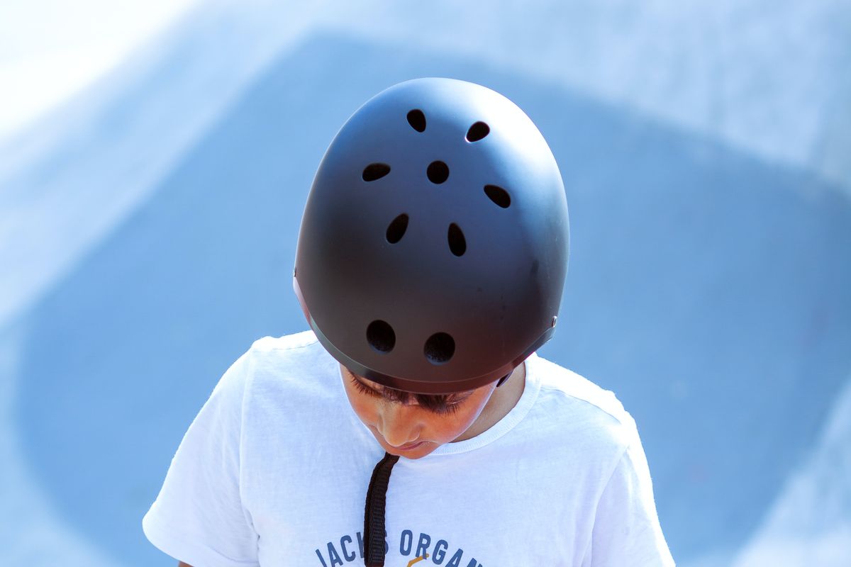 Can You Take a Skateboard Helmet on a Plane? Your Essential Travel Guide 1 Learn about bringing a skateboard helmet on a plane
