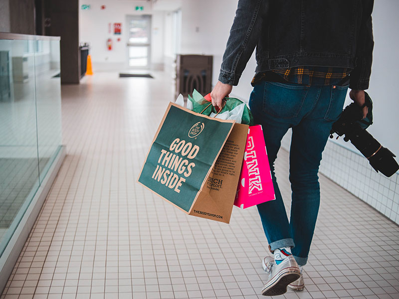 Can You Bring a Shopping Bag on a Plane? 3 Can You Bring a Shopping Bag on a Plane?