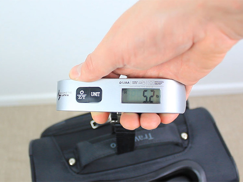 How Much Does an Empty Suitcase Weigh on Average?