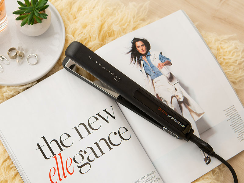 Can You Bring Hair Straighteners on Planes? (TSA + Country Rules) 1 Electric hair straightener