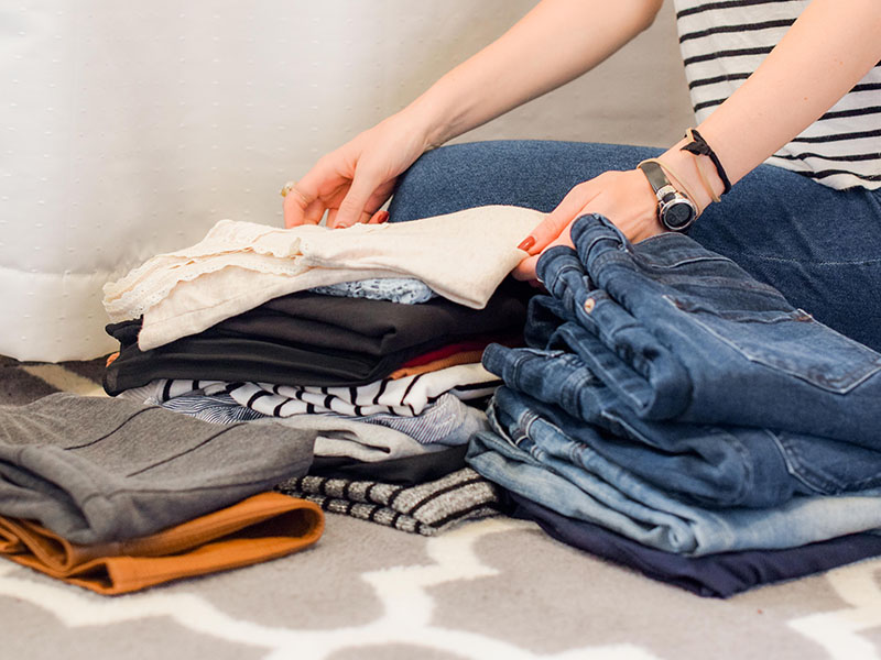 What to Put in Carry-on and What in Checked Luggage (Guide)